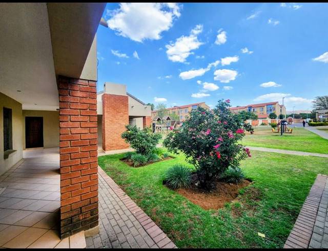 1 BEDROOM APARTMENT FOR SALE IN THE ORCHARDS